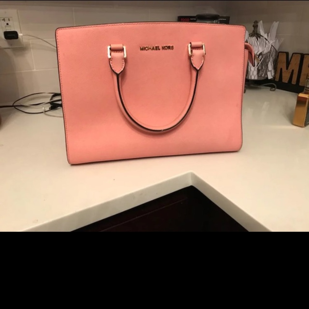 Micheal Kors Peach Coloured Bag